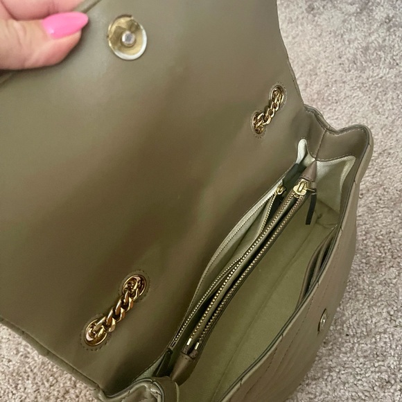 Tory Burch KIRA CHEVRON CONVERTIBLE SHOULDER BAG - Picture 5 of 6